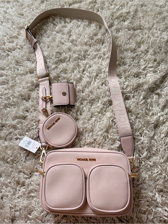 Michael Kors Handbags - Michael Kors Blush Pink Pebbled Leather Crossbody with Coin Pouch